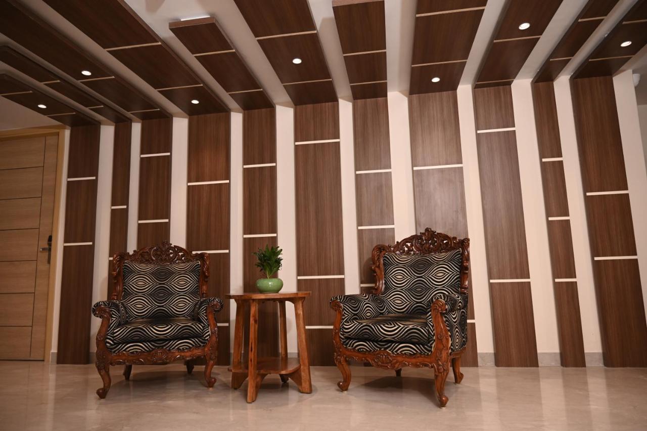 Sachika Hotels, Гувахати Екстериор снимка