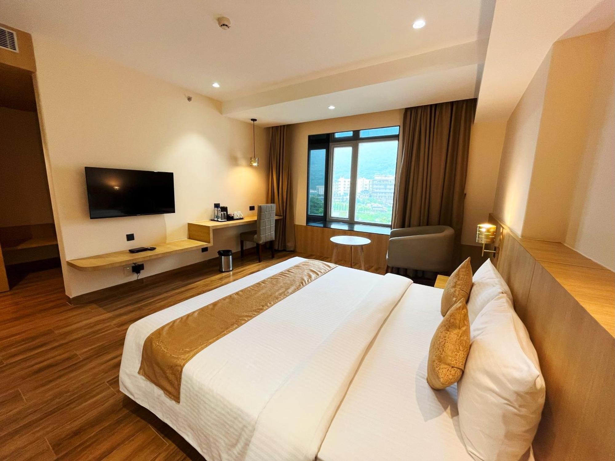 Sachika Hotels, Гувахати Екстериор снимка