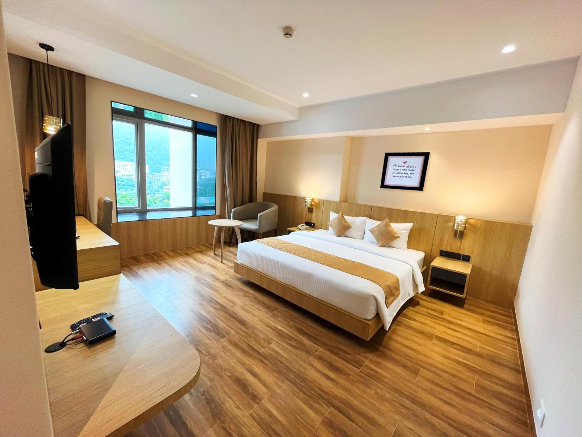 Sachika Hotels, Гувахати Екстериор снимка